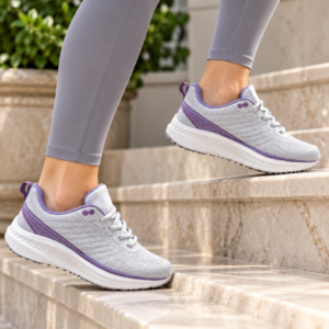 Imagen de Zapatillas Lilas En Escaleras De Mármol