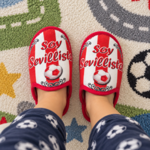 Imagen de Zapatillas Sevillistas Sobre Alfombra Infantil